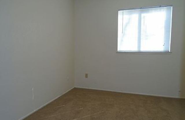4018 Ward Avenue Gallery 4