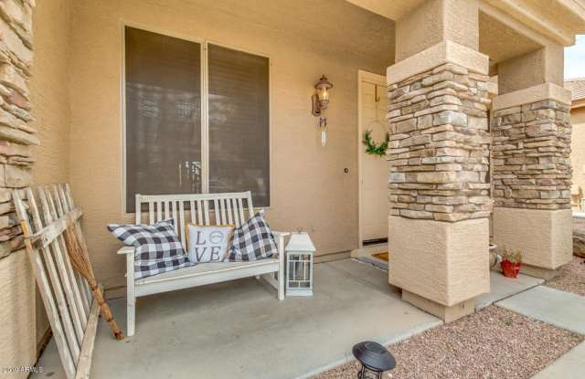 7432 W HONEYSUCKLE Drive Gallery 2