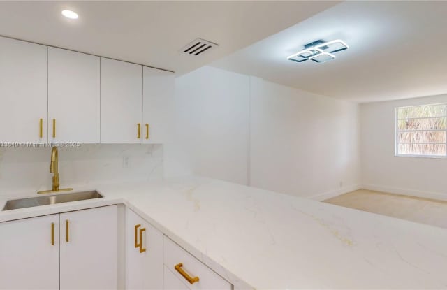 1333 E Hallandale Beach Blvd photos photos