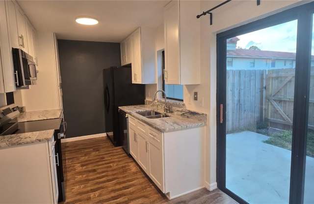 6299 ARLINGTON COURT Gallery 3