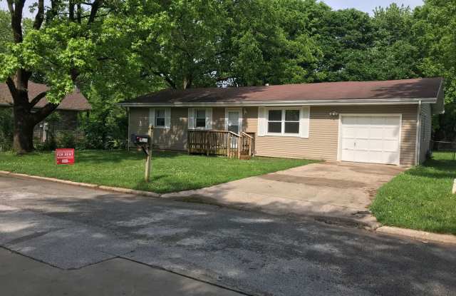 Charming home with an attached Garage photos photos