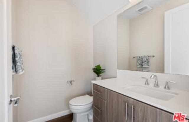 4429 Paxton Place Gallery 2