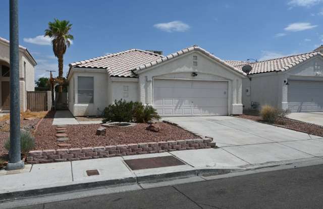 One-story house located near Vegas Dr  Tenaya Way -3 bedrooms - NO PETS photos photos