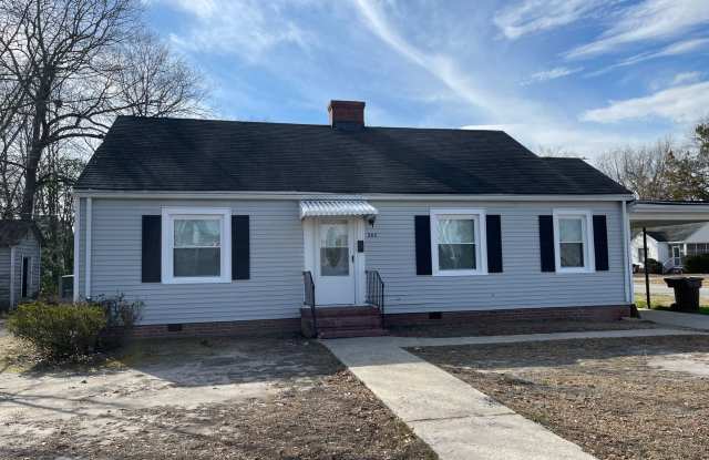 3 Bedroom House near Carlie C's - Vouchers Accepted photos photos