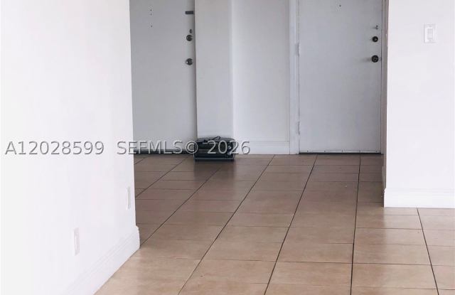 1430 Brickell Bay Dr Gallery 4