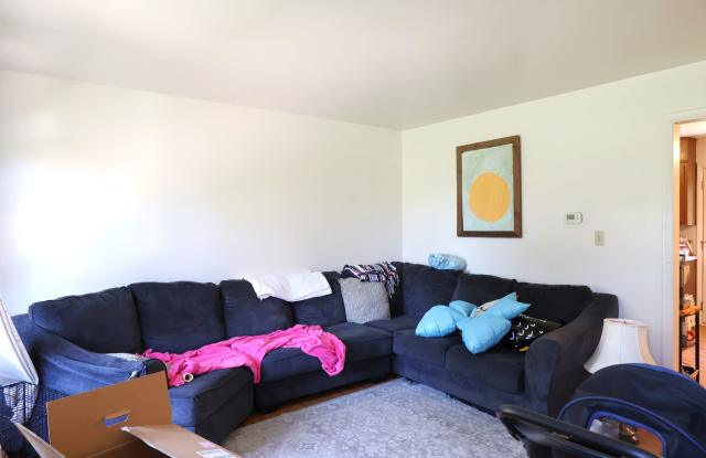 10 Meadow View Drive - 10 Gallery 2