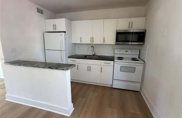 1021 NW 5th St photos photos