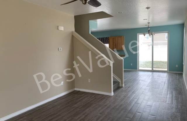 5567 Killarney St Gallery 2