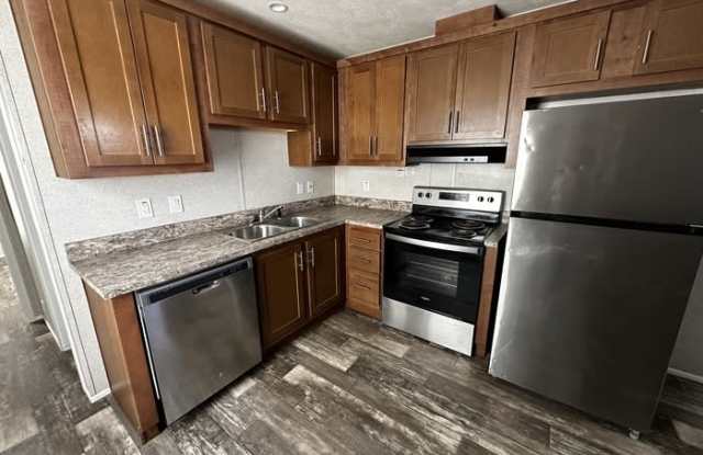 245 Southeast 29th Street - 245 Southeast 29th Street, Topeka, KS 66605