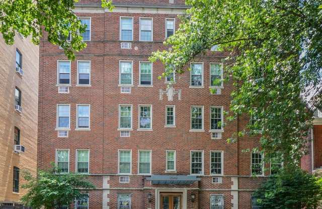 2010 KALORAMA Road NW Gallery 2