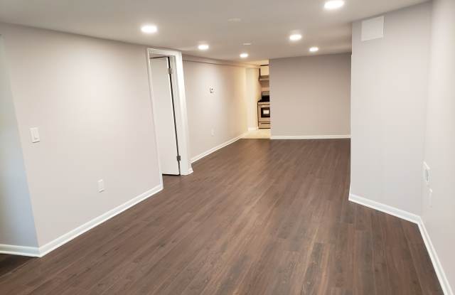 1505 North Wells Street Gallery 2