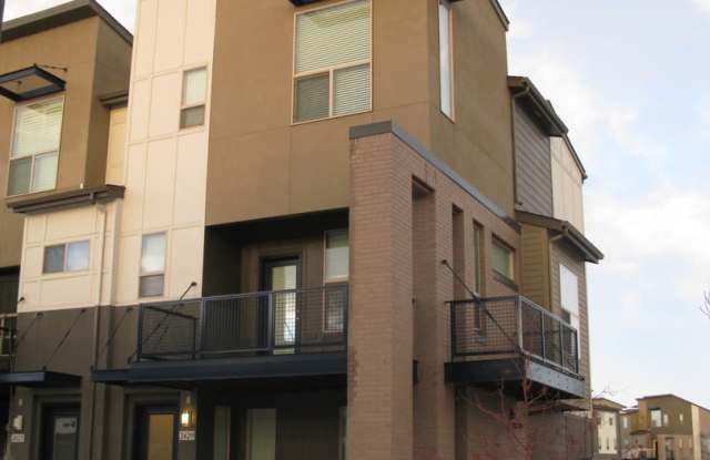 Modern End Unit 3 Bedroom Townhome with Solar. photos photos Modern End Unit 3 Bedroom Townhome with Solar. photos photos