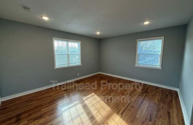 300 E Gregory photos photos