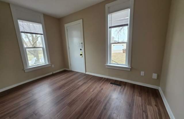 424 W 8th St. - 424 West 8th Street, York, NE 68467