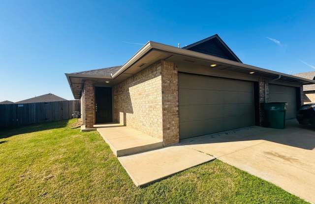 Gorgeous HOME - 3 Bedroom / 2 Bathroom Duplex ***Mustang Schools!!!*** photos photos Gorgeous HOME - 3 Bedroom / 2 Bathroom Duplex ***Mustang Schools!!!*** photos photos