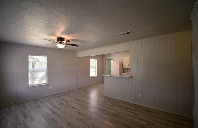 2518 White Road Gallery 2