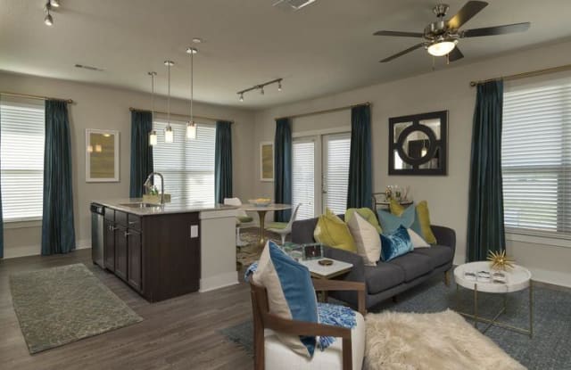 2092 Sundance Pkwy NB_#2090 - 2092 Sundance Parkway, New Braunfels, TX 78130