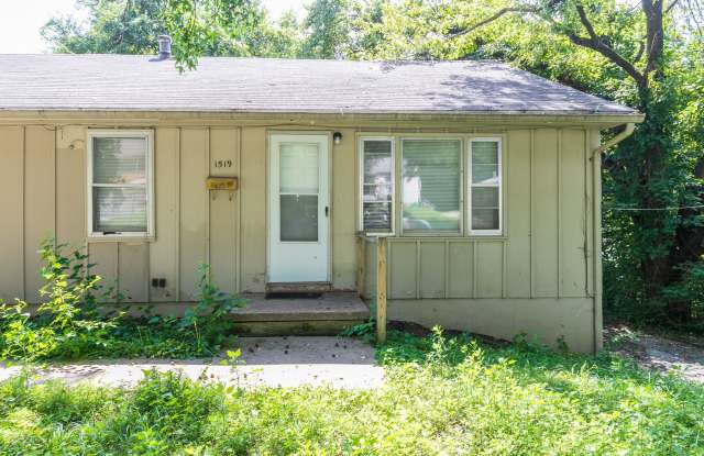 2 Bed 1 bath Home in Independence Gallery 1