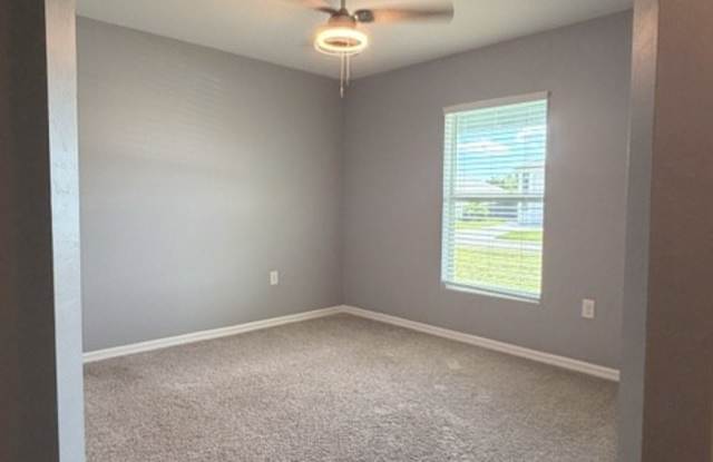 1017 Northeast Juanita Place Gallery 4