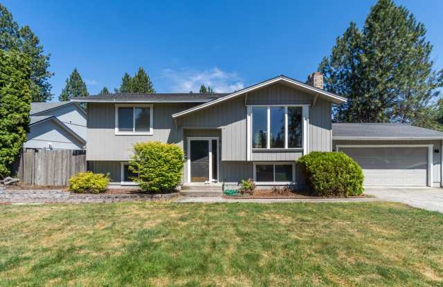 Gorgeous Single Family Home in Spokane's Sought After Camelot Neighborhood! - 11824 North Guinevere Drive, Spokane County, WA 99218