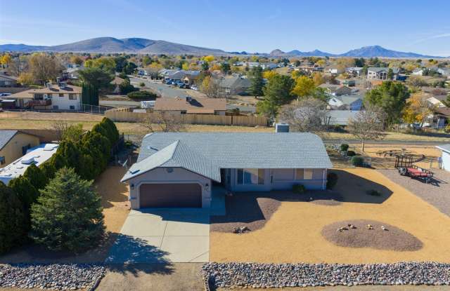 3 bed, 2 bath home in Prescott Valley - 5360 North Roadrunner Drive, Prescott Valley, AZ 86314