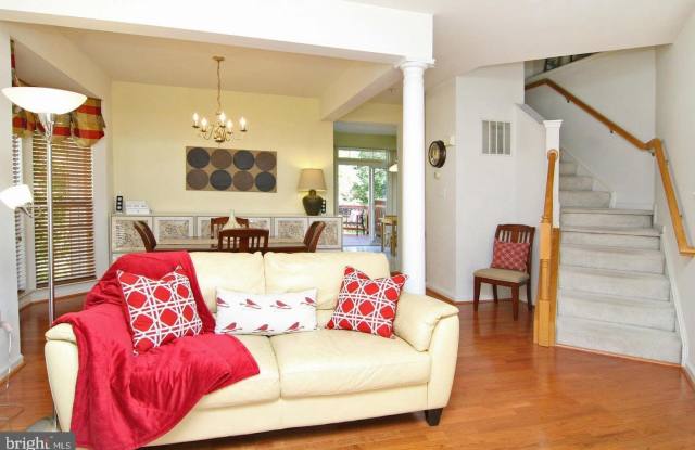 8886 PAPILLON Drive Gallery 4
