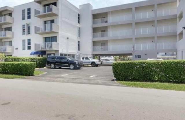 3716 NE 168th St photos photos