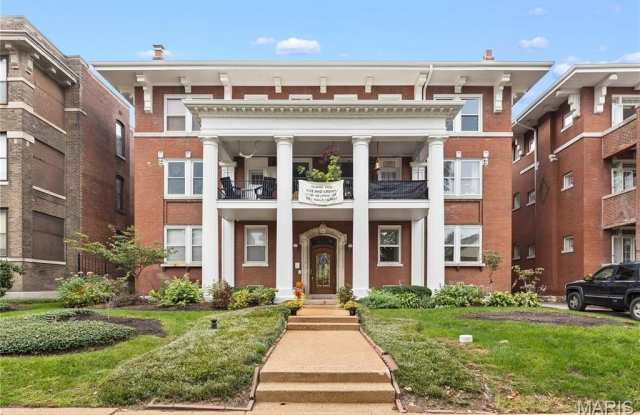5560 Waterman Boulevard Gallery 1