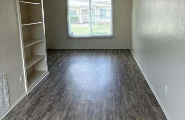 6618 S PALM Drive Gallery 4