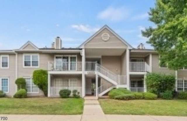 24 Amberly Ct - 24 Amberly Court, Franklin Park, NJ 08823