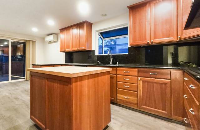 Remodeled 3BR Home Near DT Seattle – A/C, RV Parking, Walkable Location photos photos