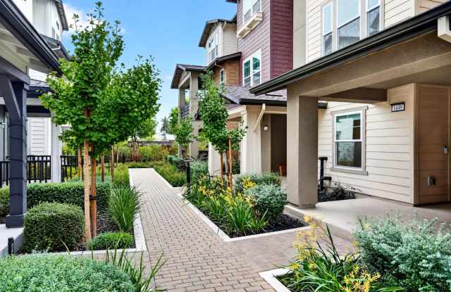Luxury 4BD/3.5BA Townhome in Penny Lane | Private Mid-Unit | Solar | Near BART Gallery 1