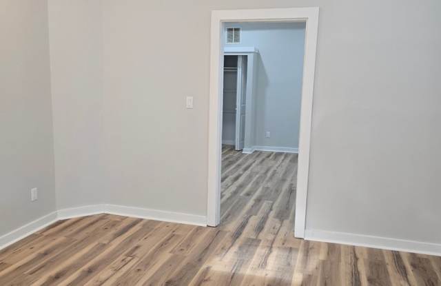Studio Duplex located on the Westside near 10th St and White River Pkway Dr Gallery 3