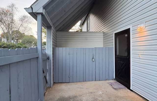 261 Country Club Drive Gallery 4