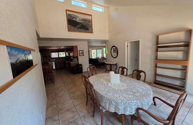 Single-Level 4BR Home | Partially Furnished in University Heights photos photos Single-Level 4BR Home | Partially Furnished in University Heights photos photos