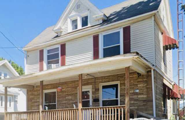 921 17th St Nw - 921 17th Street Northwest, Canton, OH 44703