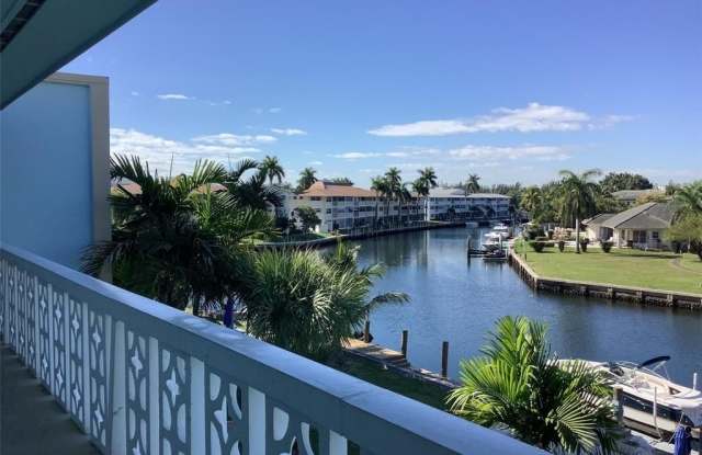 455 Golden Isles Dr photos photos