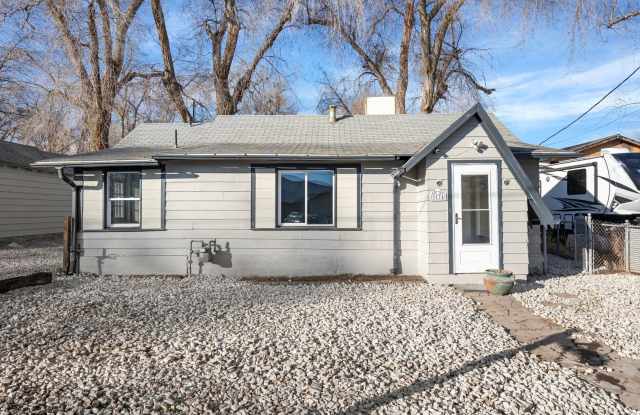 Cute 2 Bedroom House for Rent in Magna! photos photos