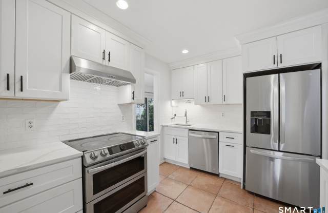 377 Glenbrook Road Gallery 2