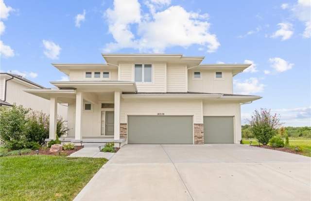 18228 Earnshaw Street photos photos