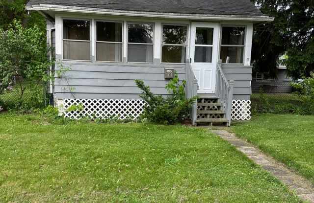 2 Bedrooms  1 Bathroom - West side of Barberton - 101 Meadow Court, Barberton, OH 44203