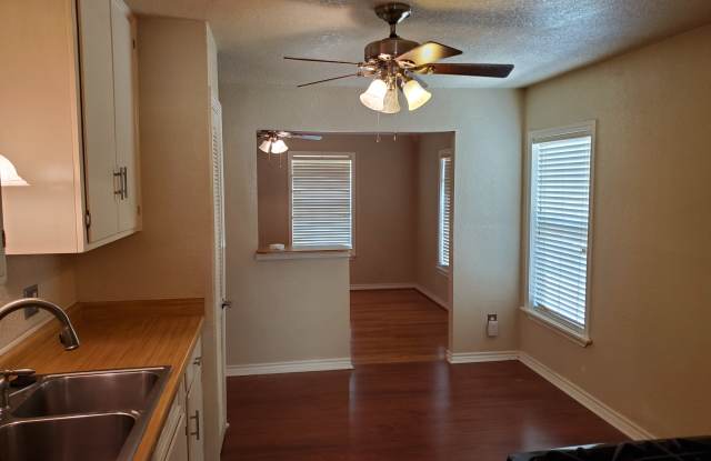 5029 Royal Dr Gallery 4
