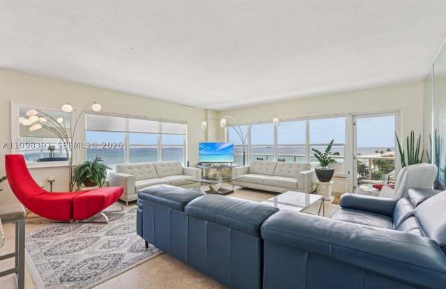 3550 NE Galt Ocean Dr Gallery 2