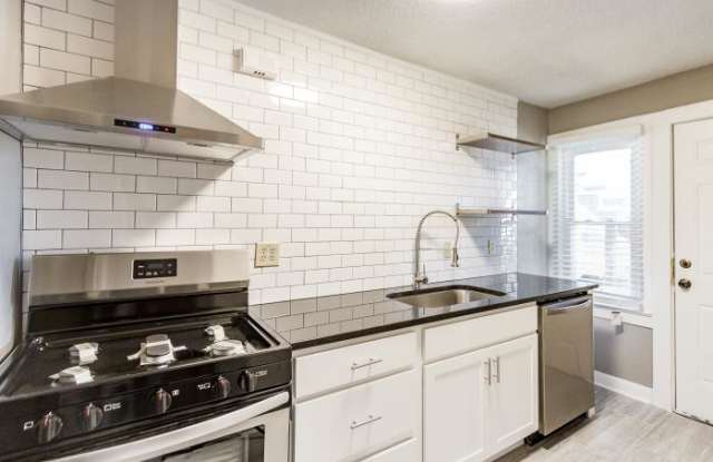 607 East 40th Street #1E Gallery 4