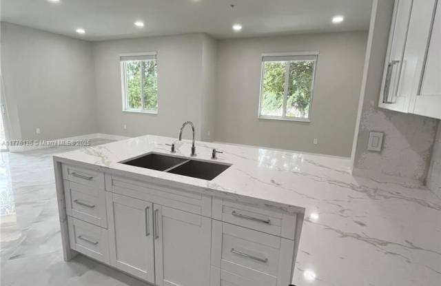 8906 W Flagler St photos photos
