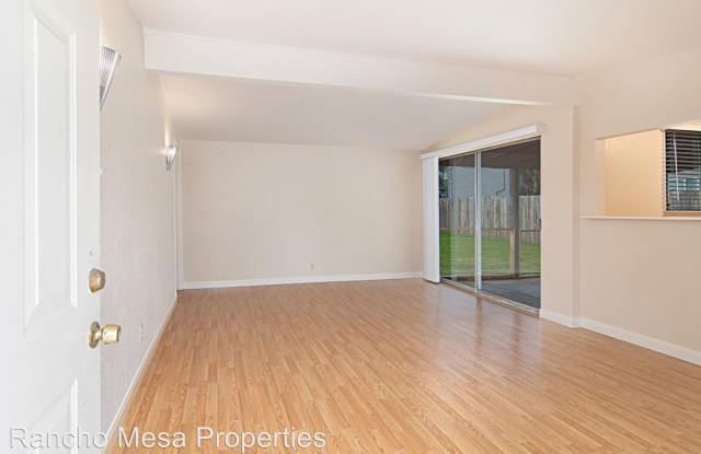 4892 Doliva Drive Gallery 2