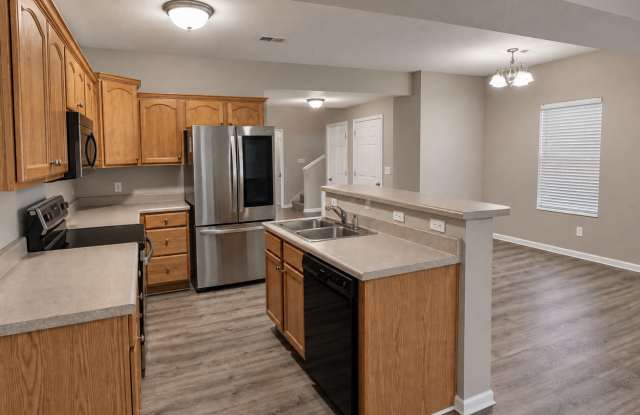 Condo With A 2 Car Garage Gallery 1