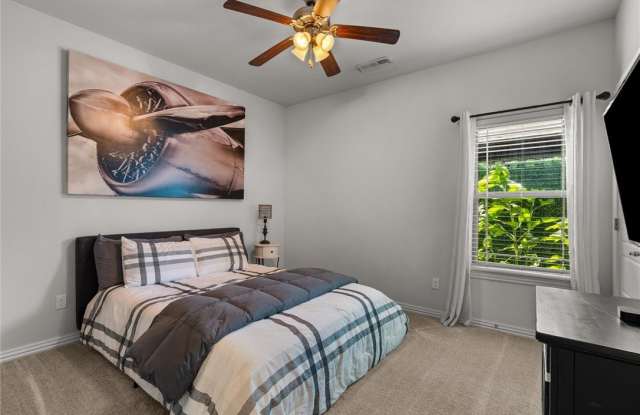 5819 W Cane Hill Drive Gallery 3