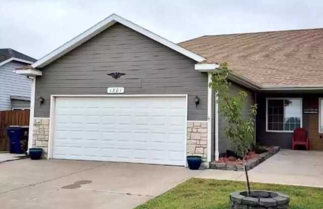1301 Sierra Drive photos photos
