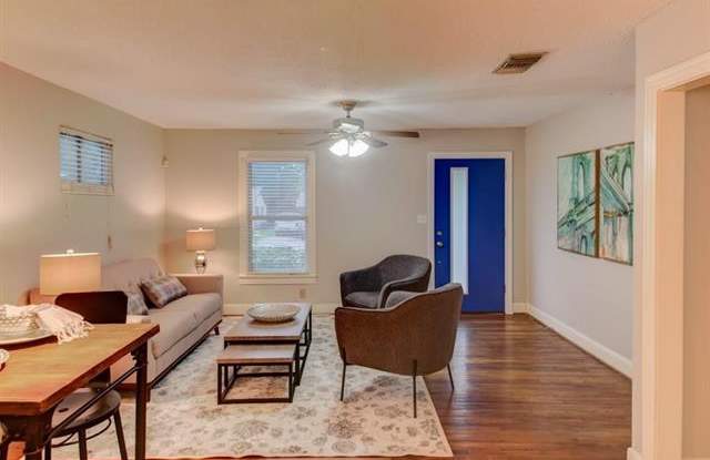 9504 N Creek DR Gallery 2